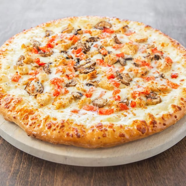 Alfredo Chicken Pizza.