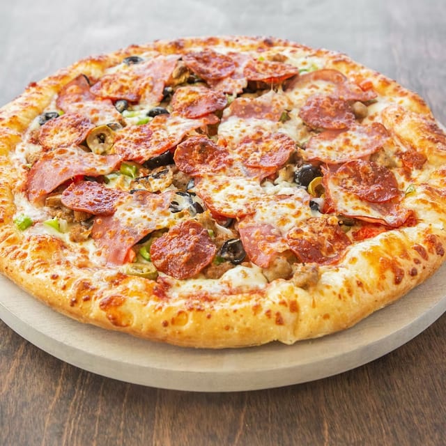 Super Combo Pizza.